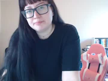girl
        prettylily899455 cam image #1417342