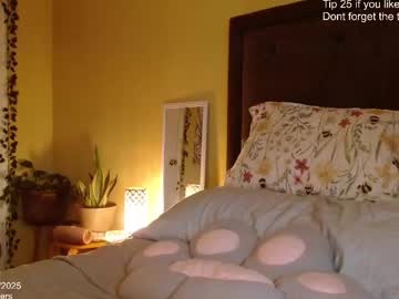 girl
        skybella_ cam image #5989216