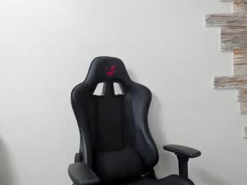 girl
        your_bunnygirl cam image #4650810