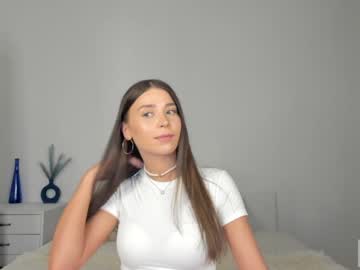 girl
        violetta_finch cam image #4267280