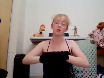 girl
        blonde_katie cam image #3419918
