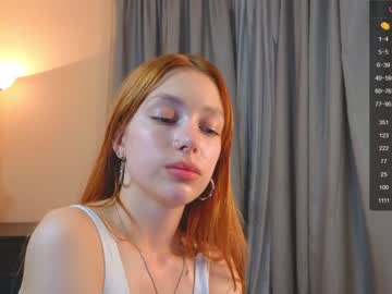 girl
        shirleywhitney cam image #2483405