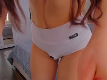 girl
        sweety_rinushka_ cam image #2091769