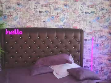 girl
        angelina_new cam image #4193982