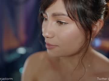 girl
        alejastorm cam image #2319638