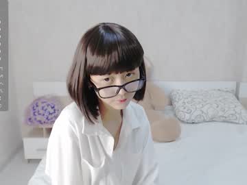 girl
        little_yena cam image #2835769