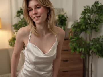 girl
        refined_style cam image #6610565