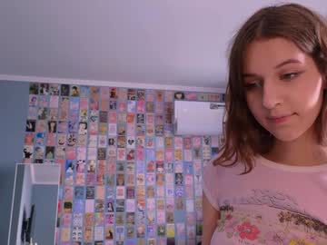 girl
        vanessabayer cam image #4417091