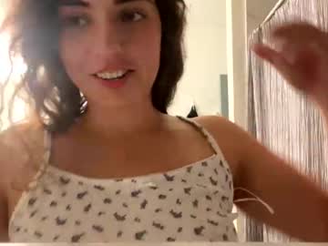 girl
        straightoutthetrailer cam image #4976759