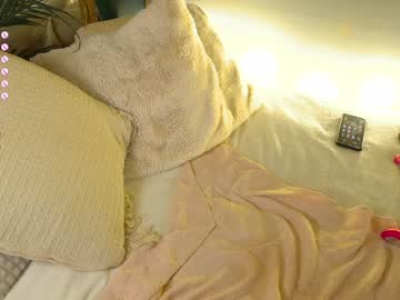 girl
        _the_sun_ cam image #5282574