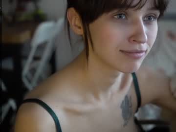 girl
        diruriru cam image #4017122