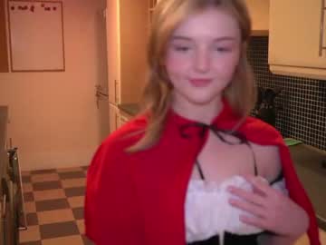 girl
        lucydelovely cam image #615701