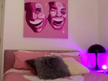 girl
        tastytilly cam image #889234