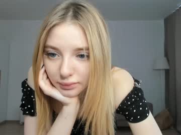 girl
        olli_ver cam image #366311