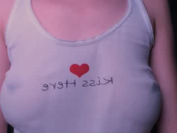 girl
        lauratanguy cam image #5229206