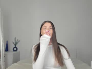 girl
        violetta_finch cam image #4247277