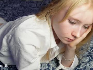 girl
        bestblondiiecb cam image #5252735