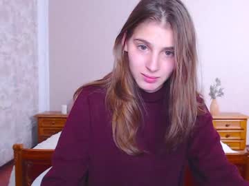girl
        little_kitt1y_ cam image #2754619
