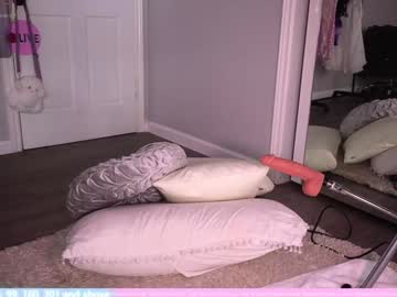 girl
        rosiebones cam image #4277194
