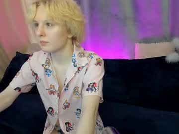girl
        nicole_hiness cam image #6328412