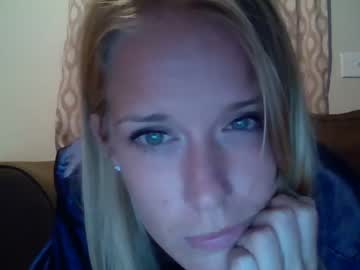 girl
        brittx00x cam image #2191517