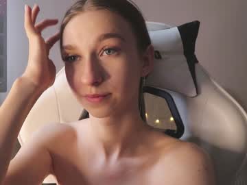 girl
        alisaa_01 cam image #4869403