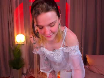 girl
        raypeach cam image #570812
