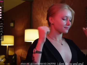 girl
        bestblondiiecb cam image #1297570