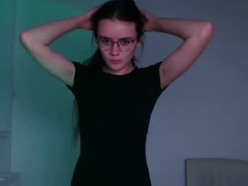 girl
        ketrin_pirsss cam image #5069037