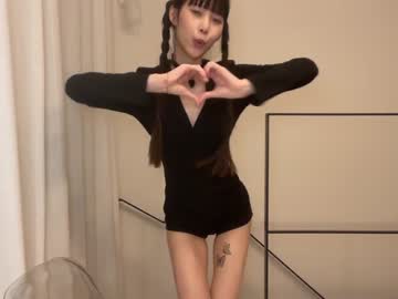 girl
        yuna_japan cam image #4592102
