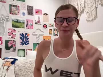 girl
        babykittykat444 cam image #3640502