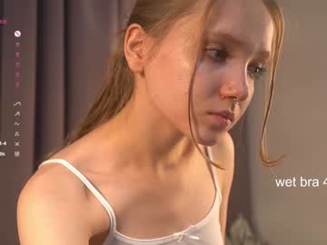 girl
        lyly_bambi cam image #5719593