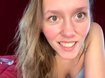 girl
        aray218 cam image #3809993