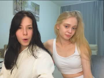 girl
        kiraknowles_ cam image #1074359