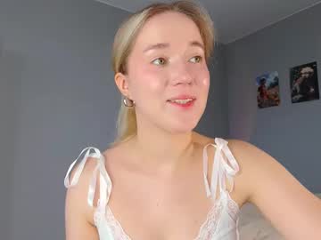 girl
        aluntick cam image #6445643