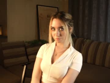 girl
        owlluree cam image #2694511