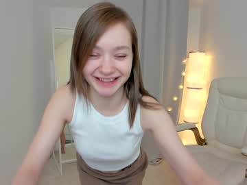 girl
        bless_sheila cam image #637085