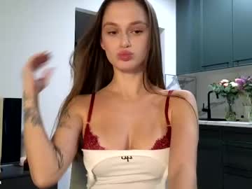 girl
        tootightwithbra cam image #6517116
