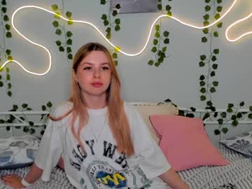 girl
        melissa_babyss cam image #4454278