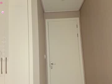girl
        tracyki cam image #3607195