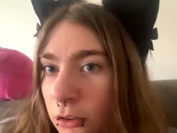 girl
        emostonerkitty cam image #5517660