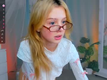 girl
        little_anitta cam image #5939309