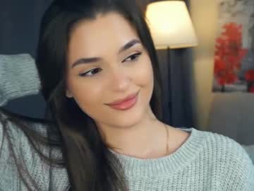 girl
        zarabeamer cam image #6761270