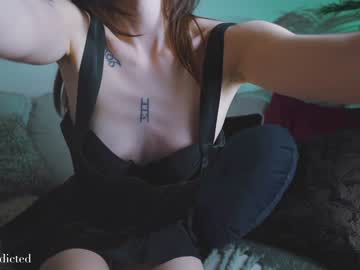 girl
        auddicted cam image #1005780