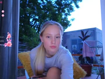 girl
        callme_star cam image #4370203