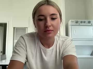 girl
        lilamarie24 cam image #4660129