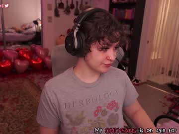 girl
        evelynpiers cam image #881698