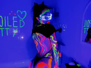 girl
        spoiled_kittty cam image #6507686