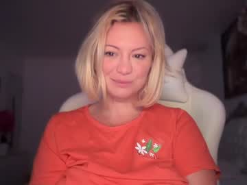 girl
        kiradivine cam image #5200789