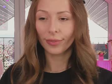 girl
        yononeey cam image #6079545